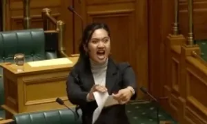 Nghị sĩ nhảy haka giữa Hạ viện đối mặt án phạt 'nặng chưa từng thấy'